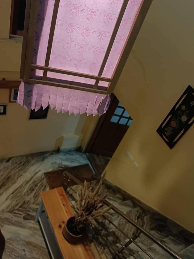 UV INN
