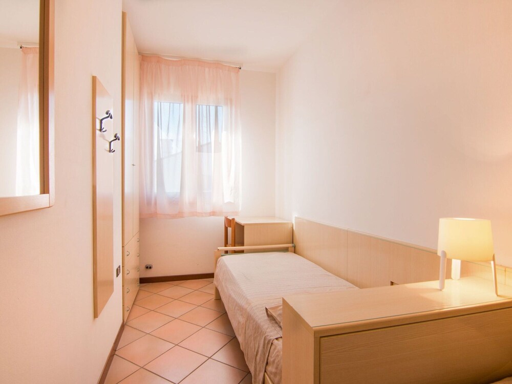 Cozy Holiday Home in Rosolina near Sea Beach view 4