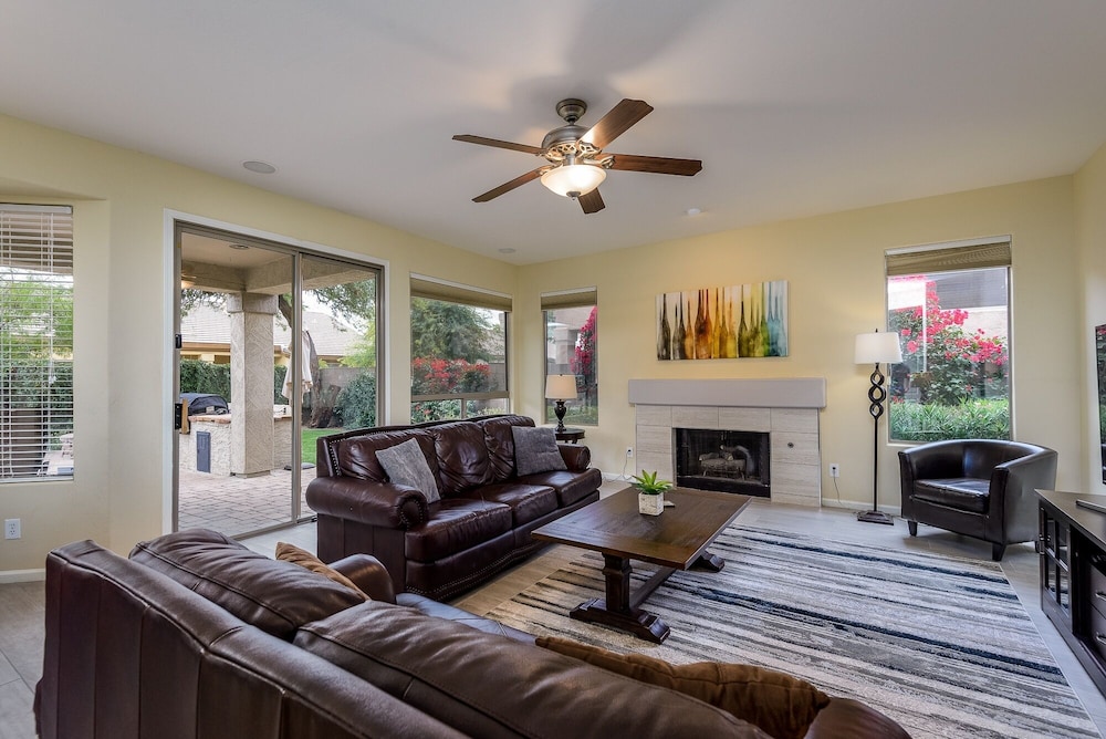 Casa Allegra 5 Bedroom Home by RedAwning