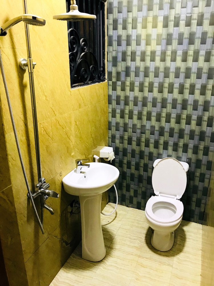 Savannah House - Hostel