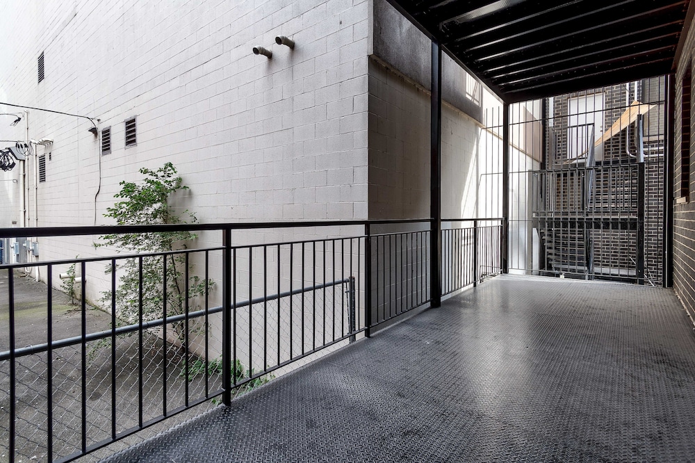 811 N. Sedgwick