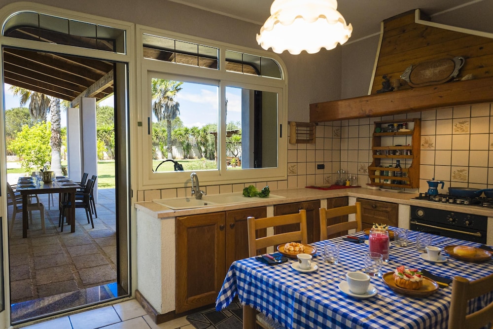 Villa El Capitano With Garden and Pool