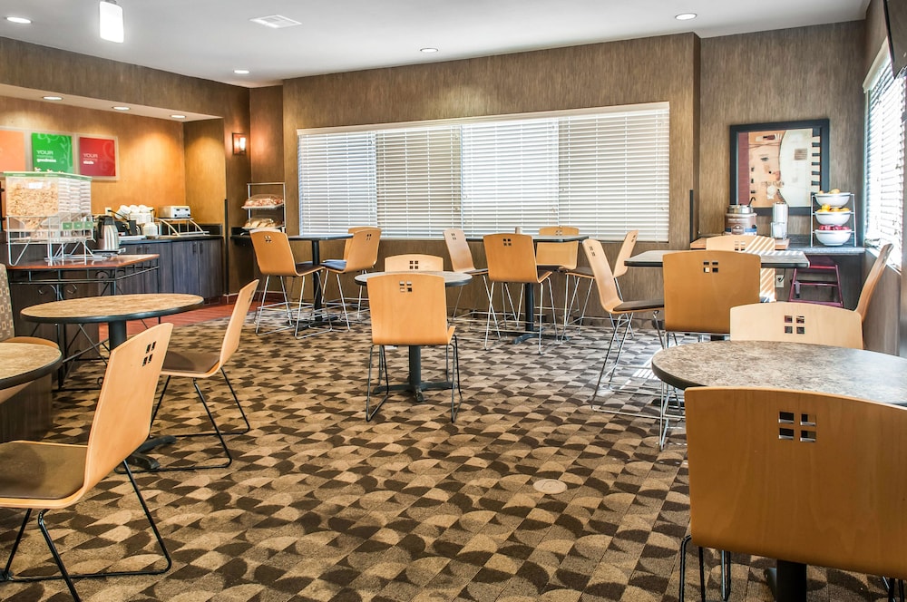 Hobbs Vacations - MainStay Suites - Property Image 40