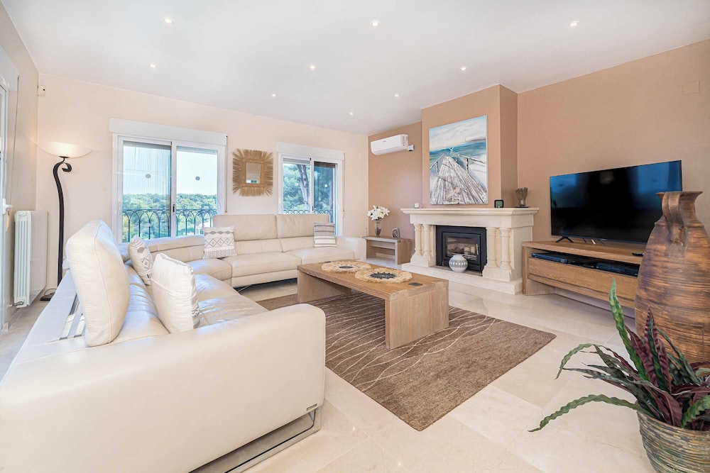 Villa Montgo View
