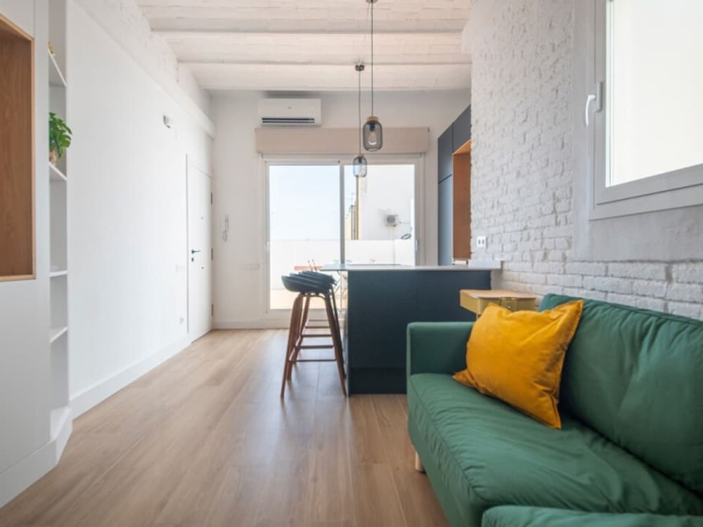 Th04 Atico con Terraza y Aire Acond en Taragona