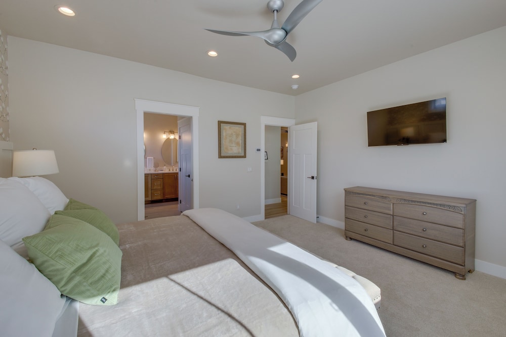 Red Lodge Home w/ Private Hot Tub & Fire Pit!