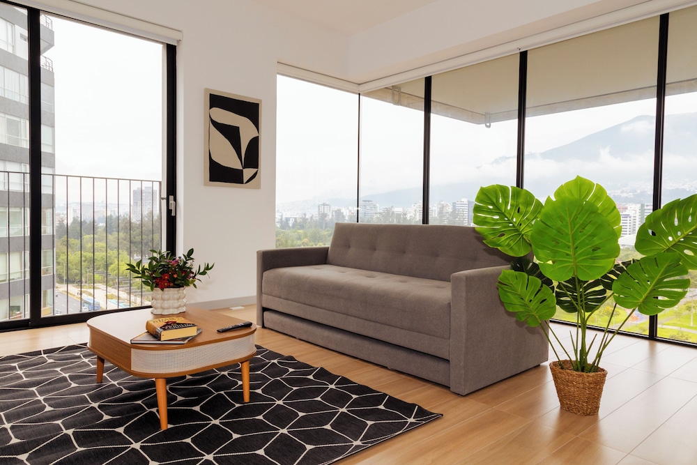 Top Rentals Qorner
