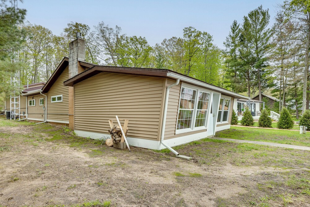 Fisher's Paradise: Lakefront Cottage in Baldwin!