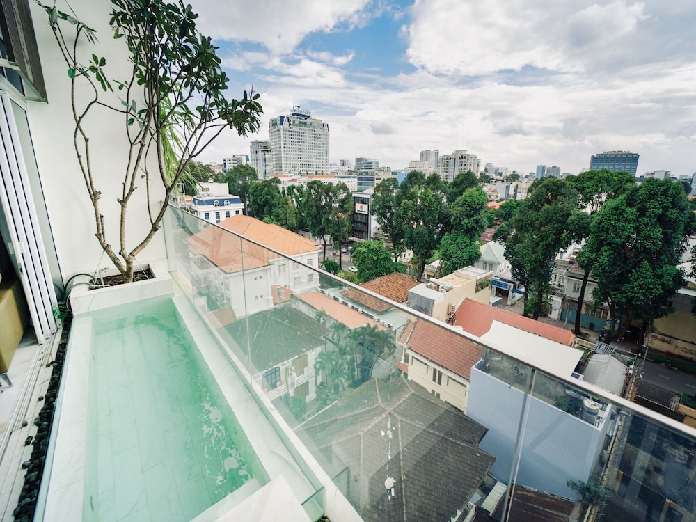Serenity Luxury Private Pool Villas - Free One Way Airport Shuttle