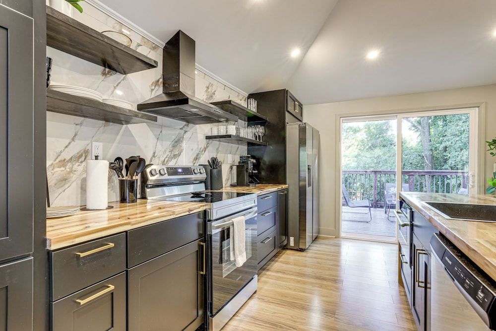 Close to Decatur Square: Family Home w/ Deck!