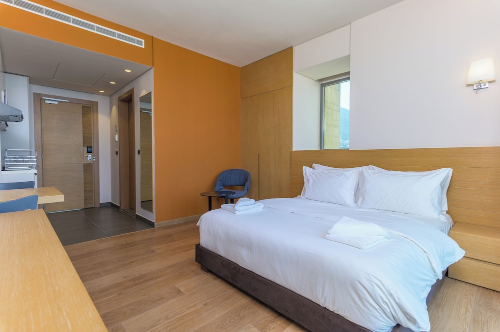 Jounieh Living - Residences by Local Host