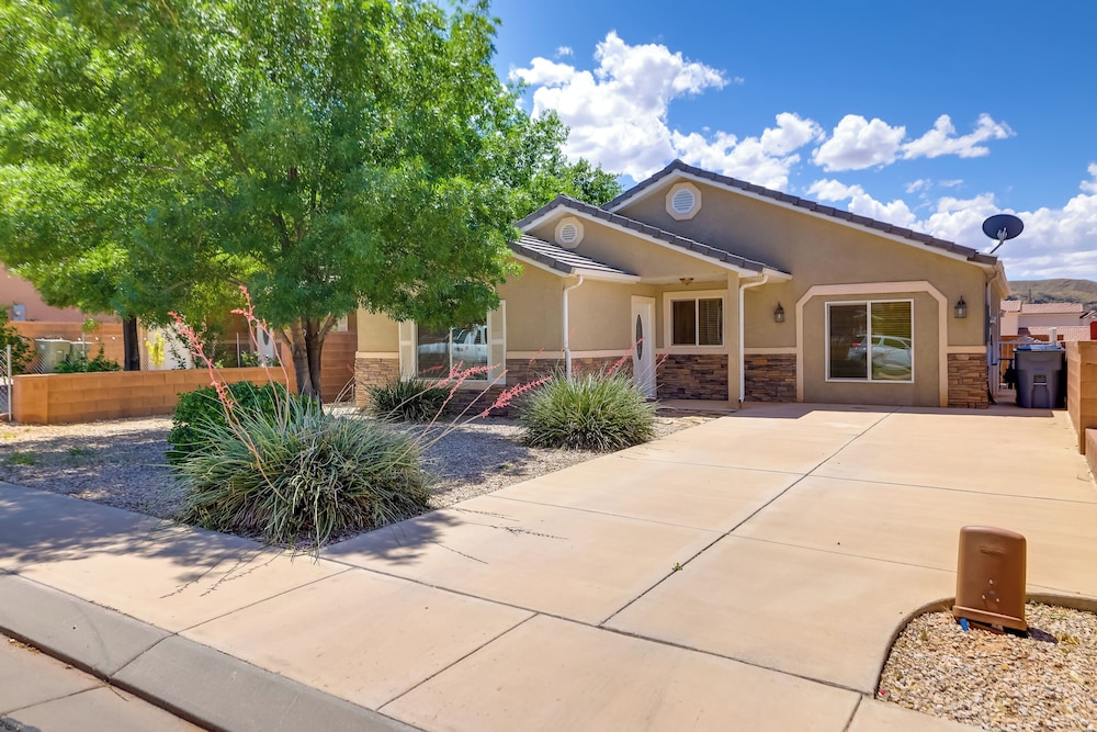 Family-friendly Utah Home, Easy Access to Zion! view 3