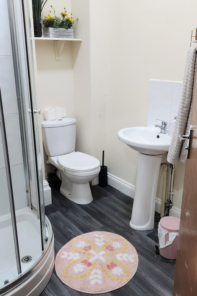 1 Bed - Sleeps 4 - Wolverhampton City Centre