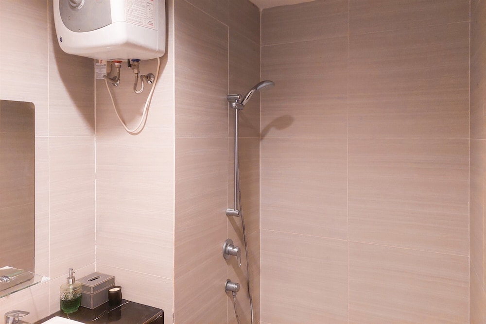 Simply Studio (No Kitchen) Apartment at 16th Floor West Vista
