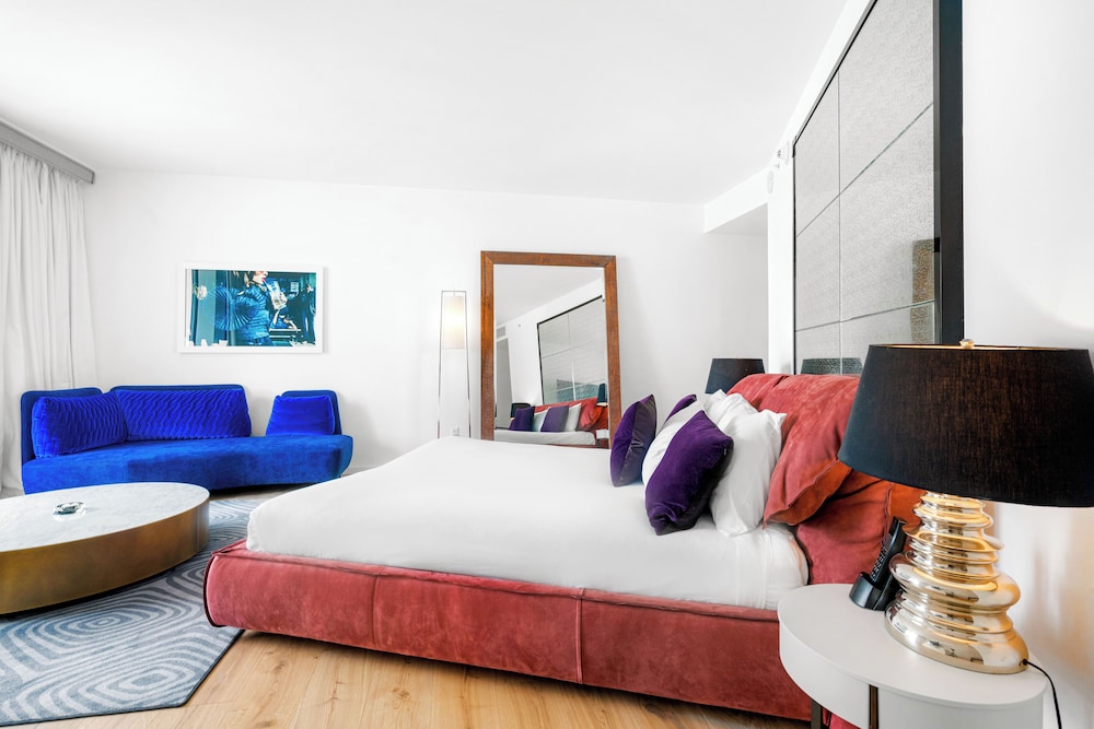 Luxury Vacation Rentals in South Beach by LRMB
