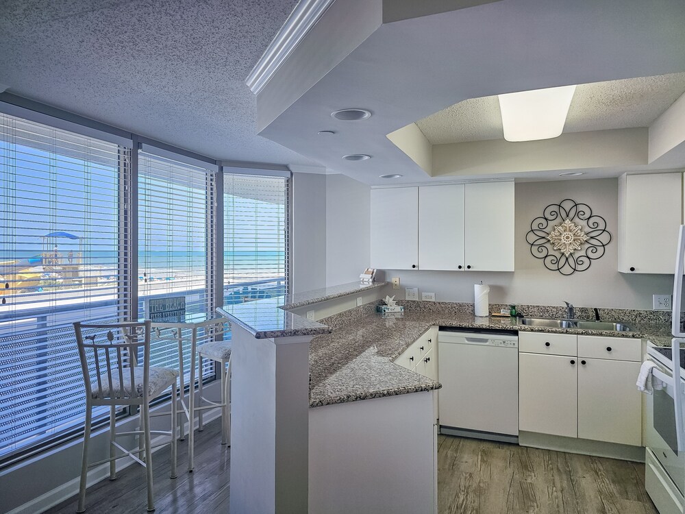 Brighton 103, Ocean View Condo, Full Amenities. 2 Bedroom Condo