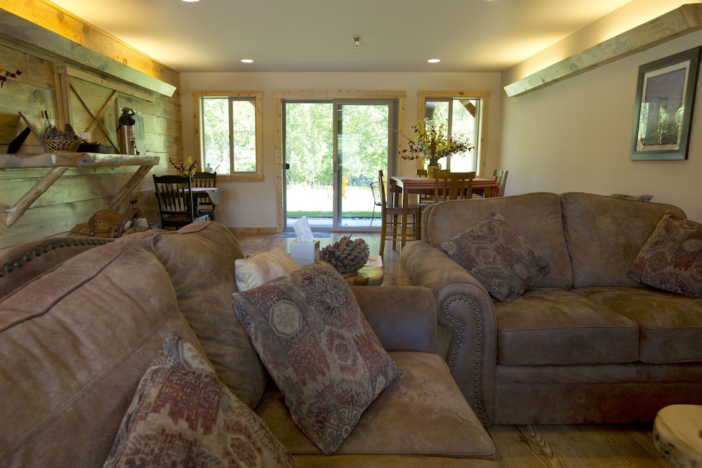 Methow River Lodge & Cabins