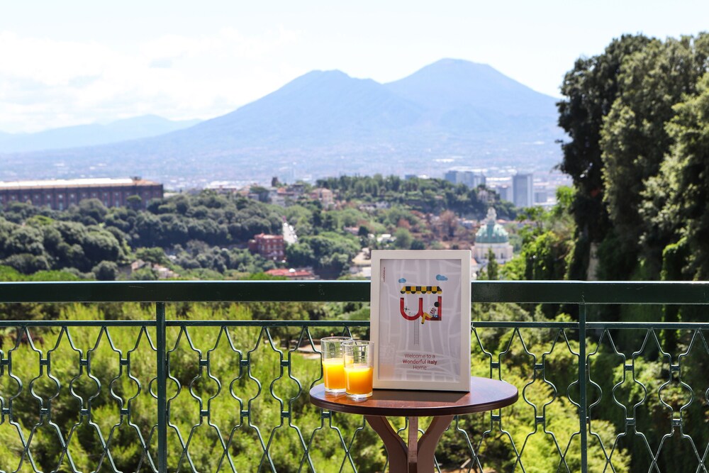 Appartamento Con Terrazzo A Capodimonte