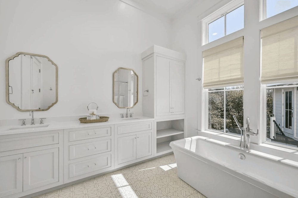 Sunset Pointe 30A by Avantstay Gulf Views, Carriage, Pool