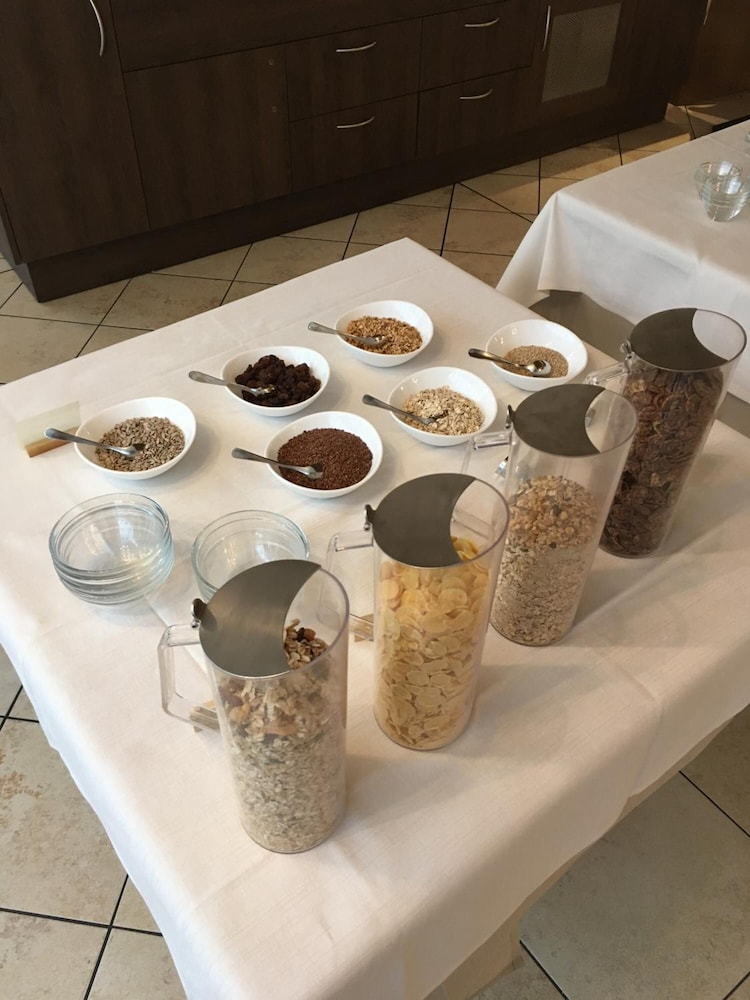 Hotel Alicia - Image 1