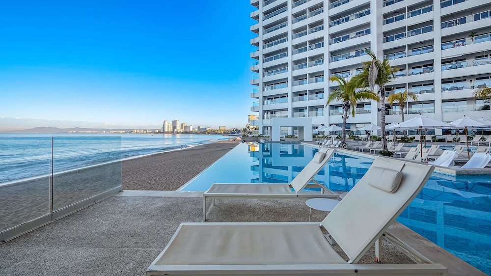Panoramic Hot Tub Oceanview Luxury 4BR Penthouse