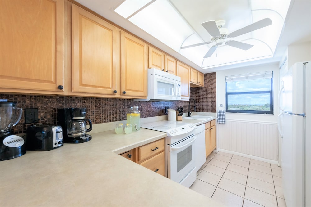 Canaveral Towers by Happy Palm Stays