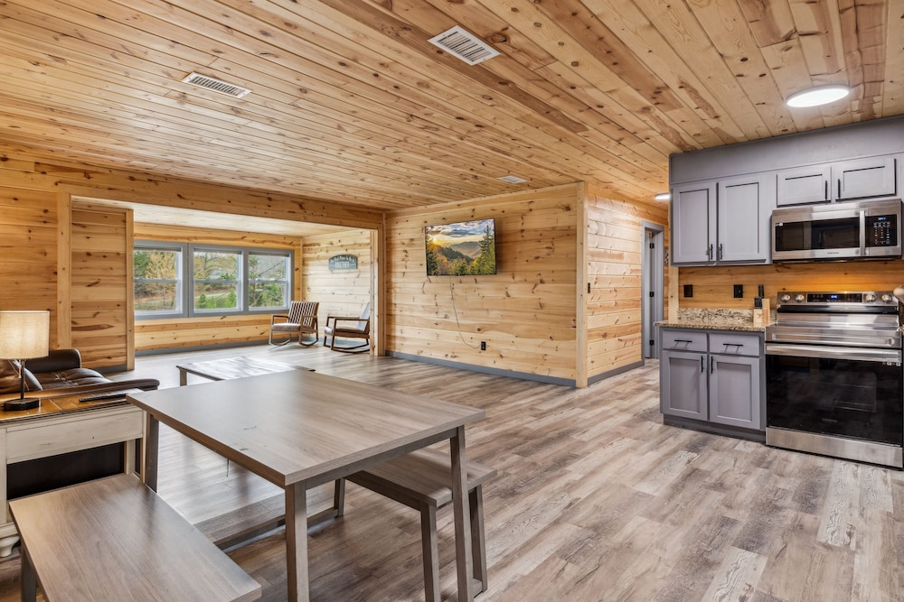 Starlight Valley 3 Bedroom Cabin
