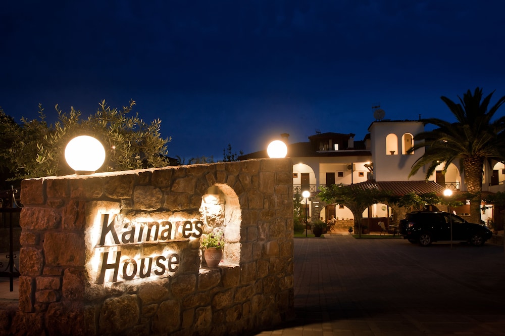 Kamares House Apartments & Studios