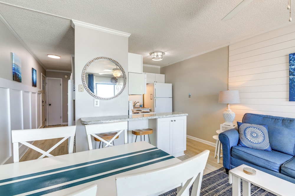 Oceanfront Gem w/ Views in North Topsail Beach
