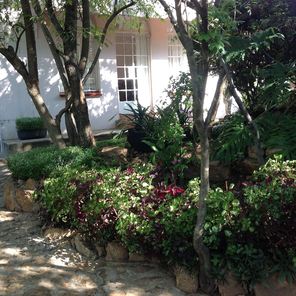 Lynn's Guest House