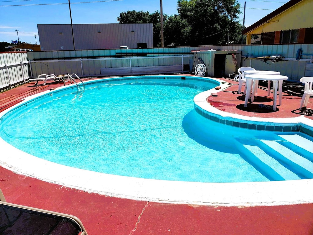 Americas Best Value Inn Arkansas City view 5