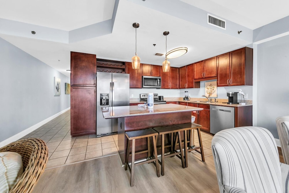 Laketown Wharf 317