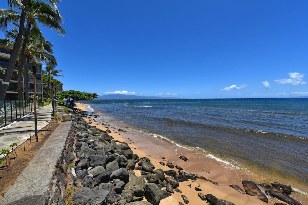 Kaanapali Shores #160 2 Bedroom Condo by RedAwning