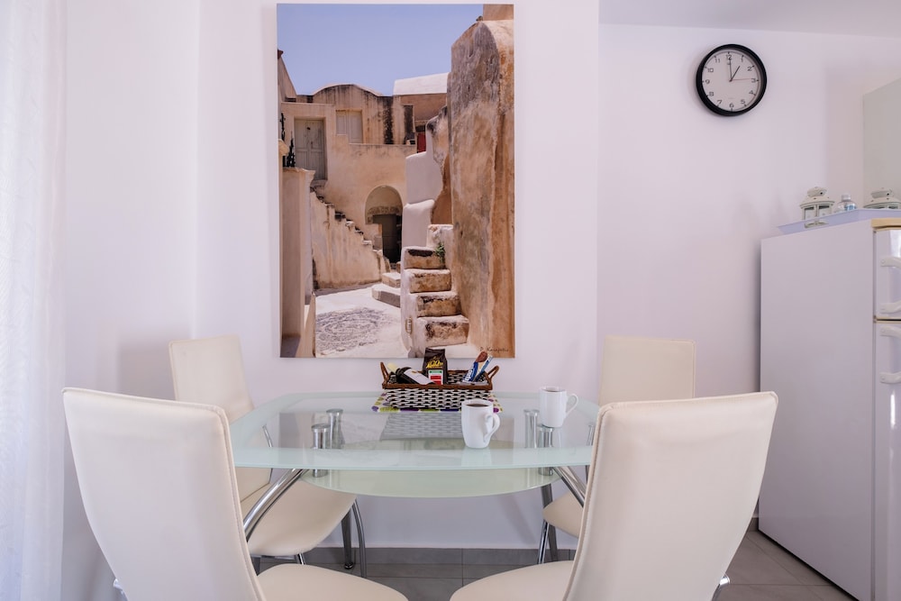 ADELPHI APARTMENTS
