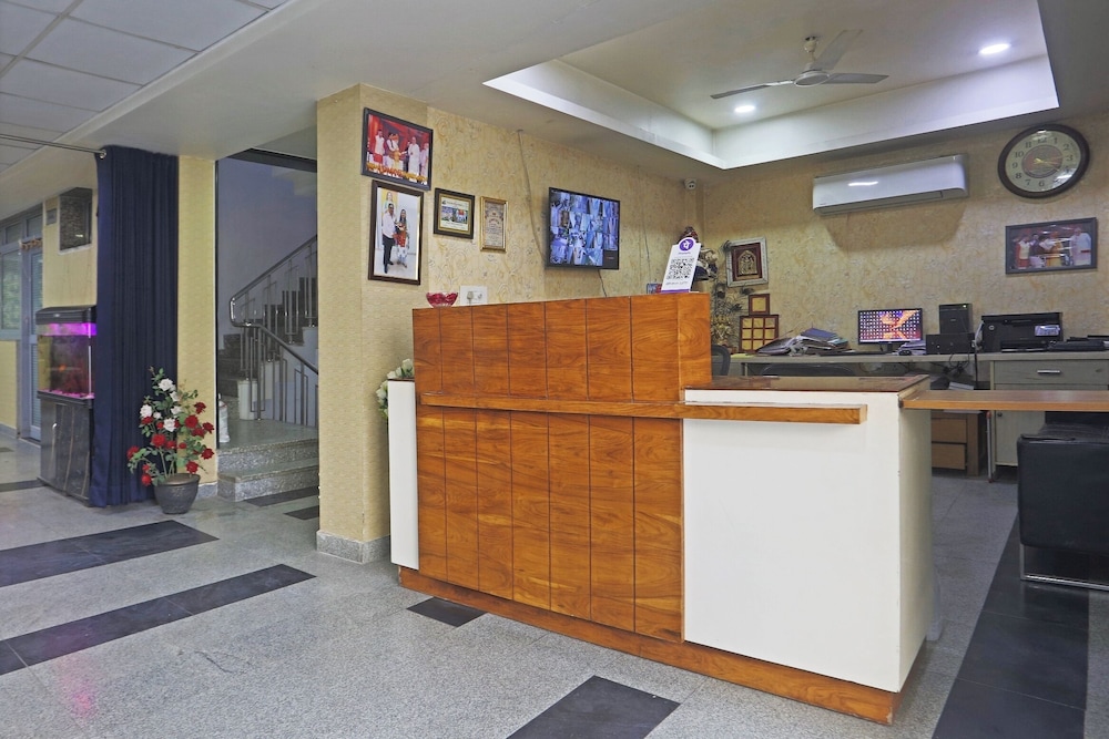 Hotel Aerostar Gold Near Yashobhoomi
