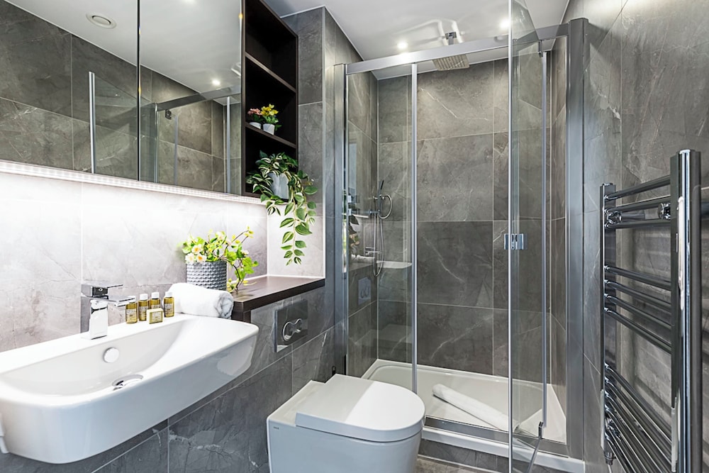 Stylish and Bright West London Gem