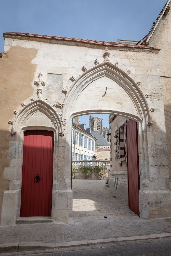 Bourges Vacations - Hotel de Panette - Chambres historiques - Property Image 5
