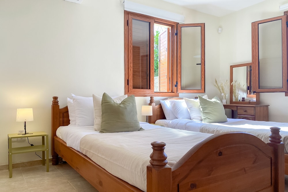 Phaedrus Living Serenity Villa Lysos