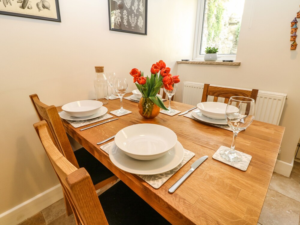 4 Alma Road