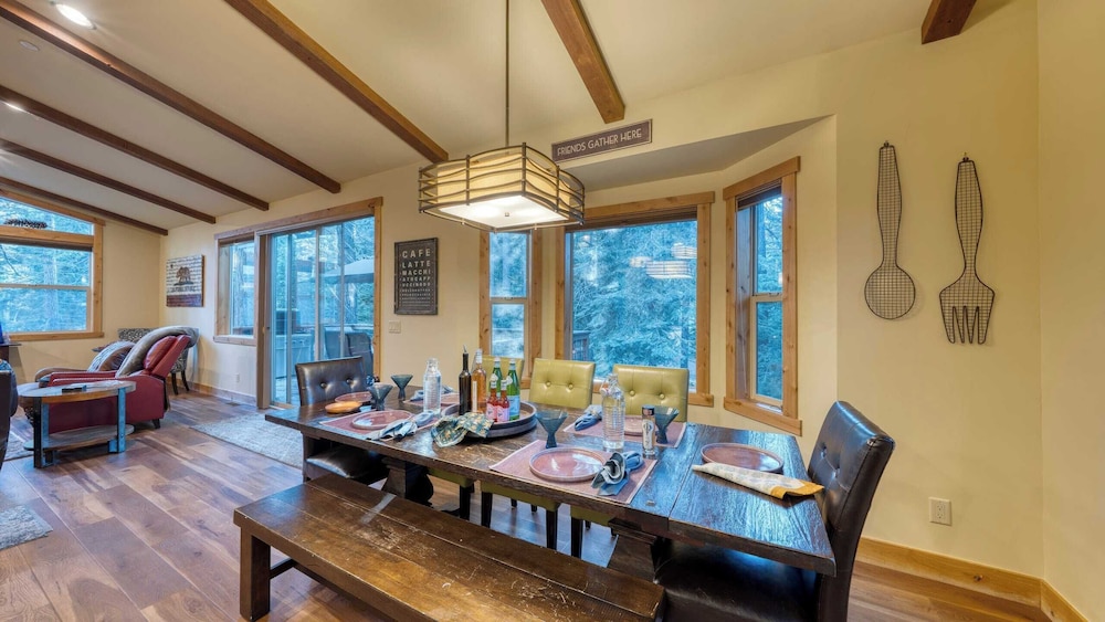 Cozy Tahoe Retreat w/ Hot Tub, Movie Room & Forest Views Tahoma Getaway by Avantstay