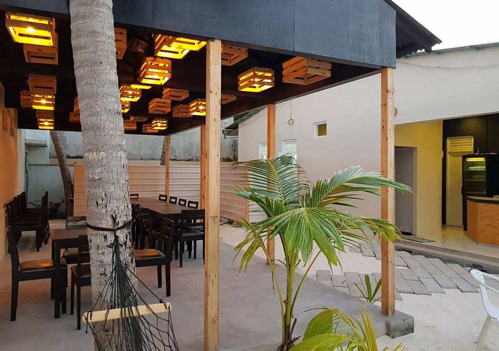 Omadhoo Inn