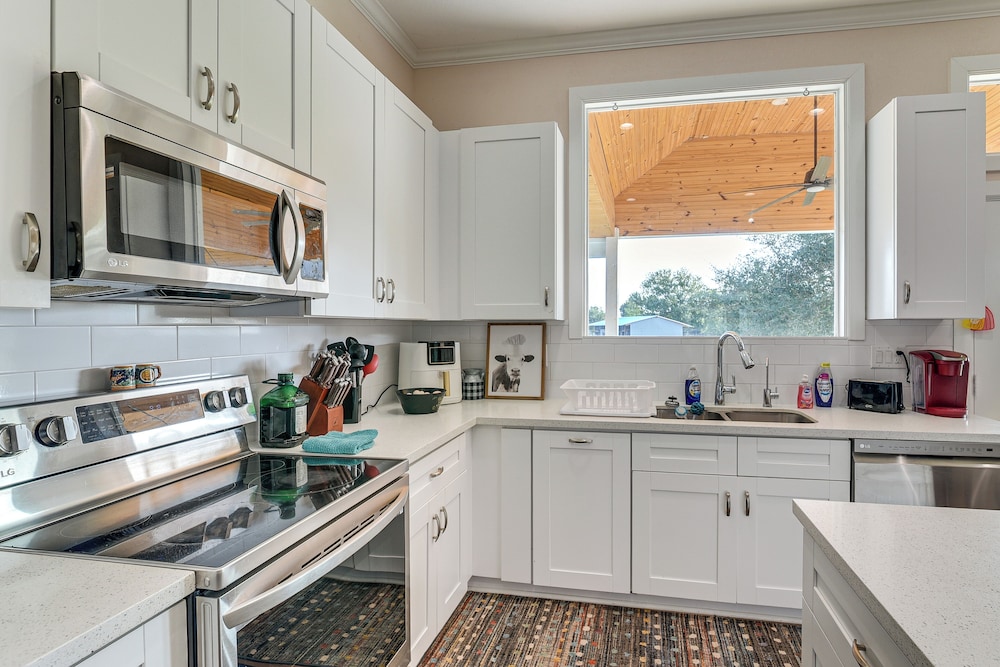 Farm Animals On-site: Needville Ranch Getaway!