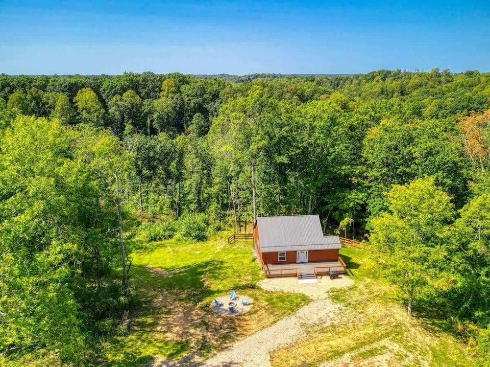 Tranquil Heights Cabin In Hocking Hills- HOT Tub!
