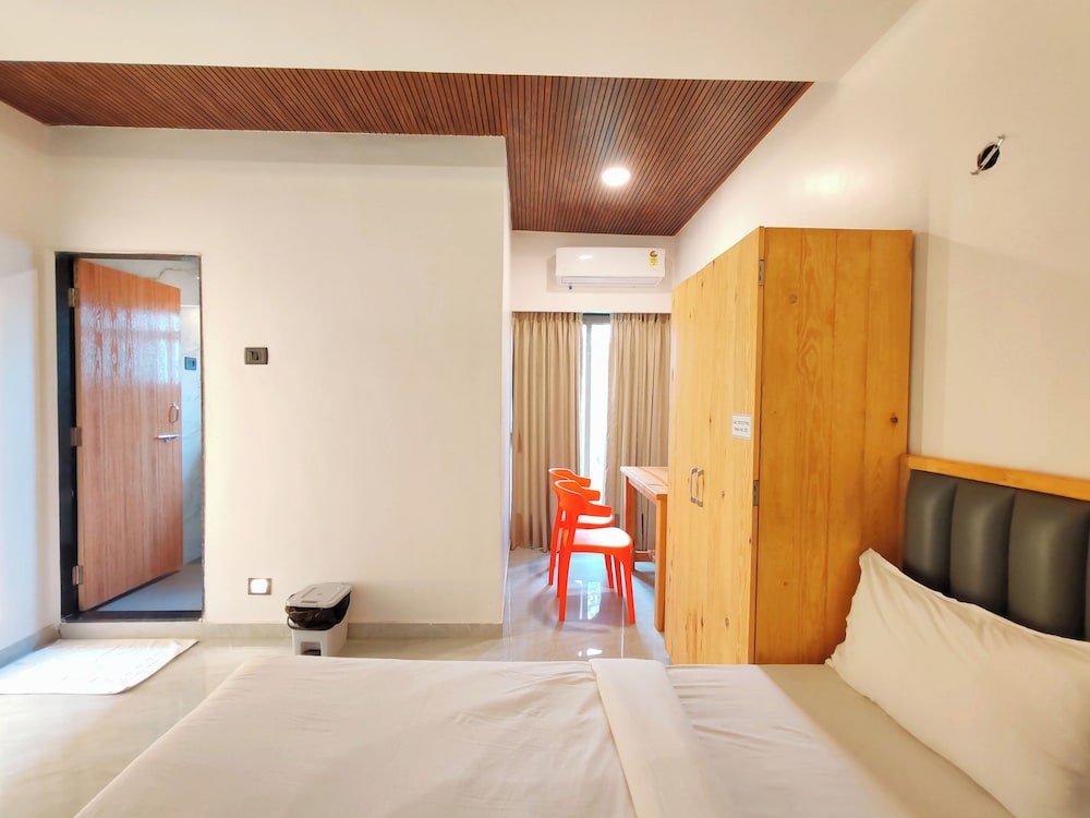 Hotel Satkar Inn