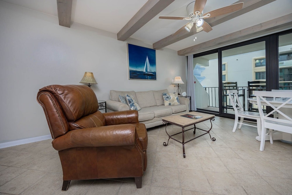 Island Winds East 610 2 Bedroom Condo