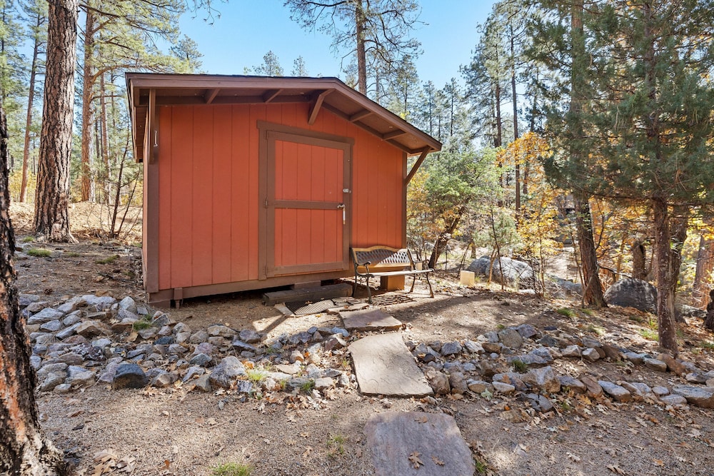 Ponderosa Hideaway 4-br Cabin Mtn View Trails Brbq