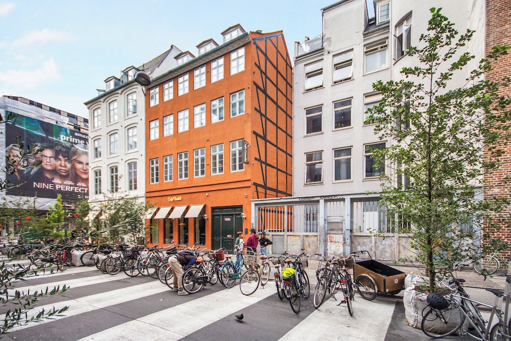 Sanders Regent - Bright Apartment in City Center