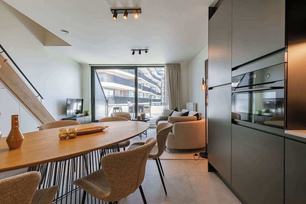 Huswell x Bel Air - Modern City Apartment With Terrace Designer Touches