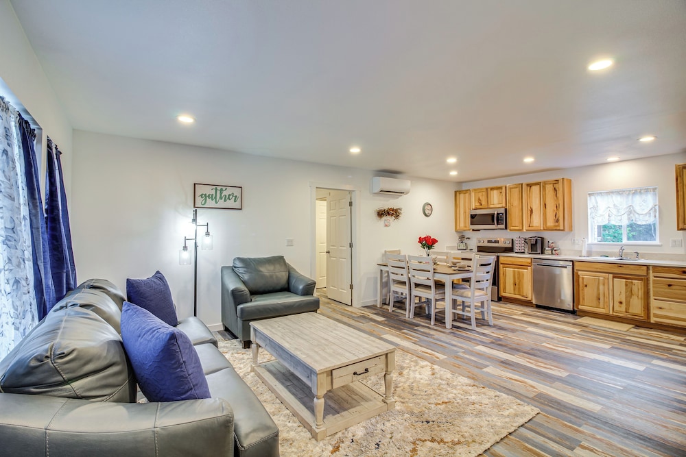 Near Ocean: 'home Away From Home' in Gold Beach