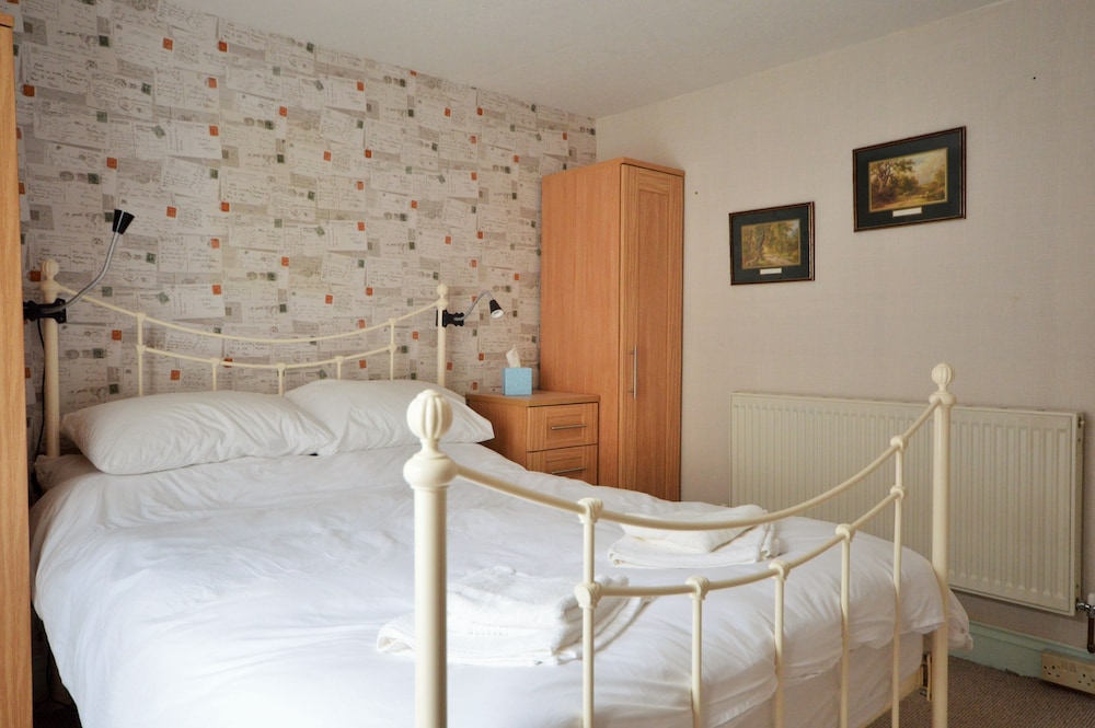 Clara Cottage